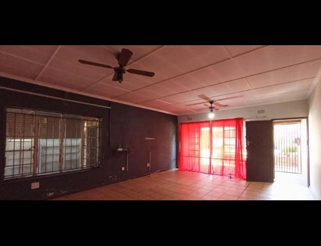 3 BEDROOM HOUSE FOR SALE IN ELSBURG